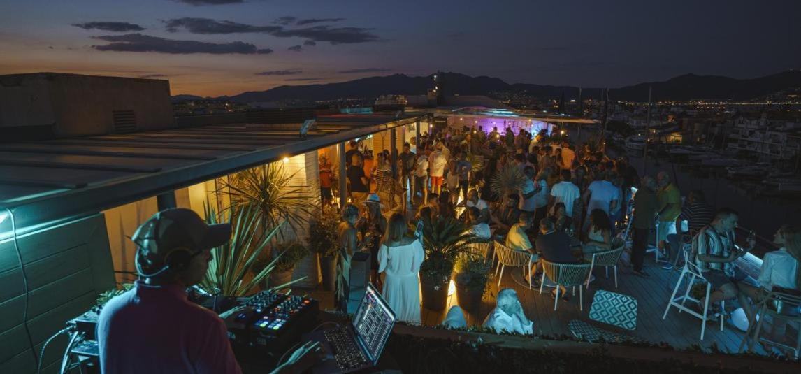 Greserva Kar-centro, Junto A La Playa, 3 Piscinas, Wifi, Clima, Restaurantes 2024 Apartment Empuriabrava